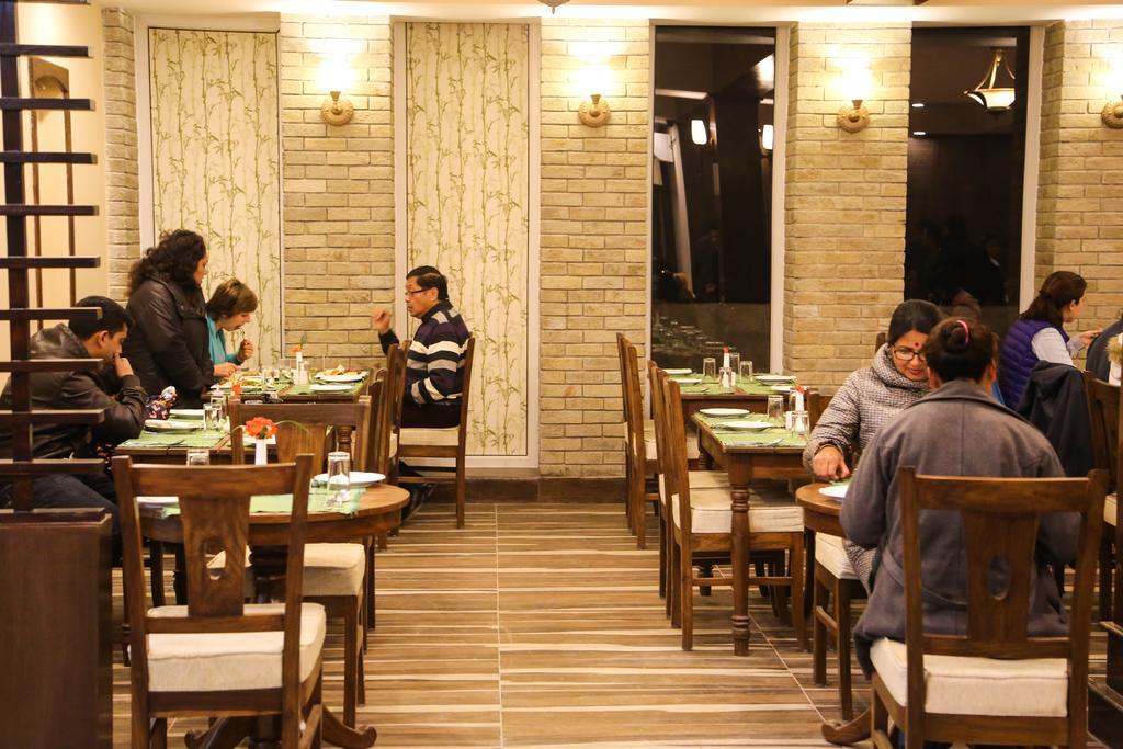 Da Yatra Courtyard Hotel Pokhara Exterior foto