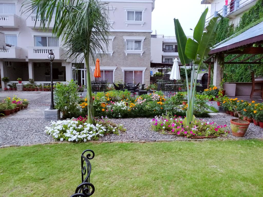 Da Yatra Courtyard Hotel Pokhara Exterior foto